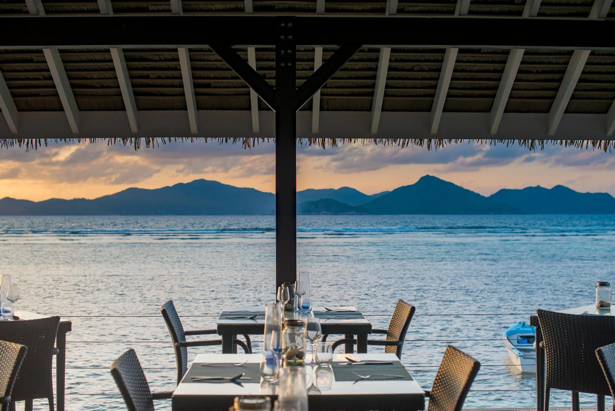Le Nautique Waterfront Hotel La Digue Luaran gambar