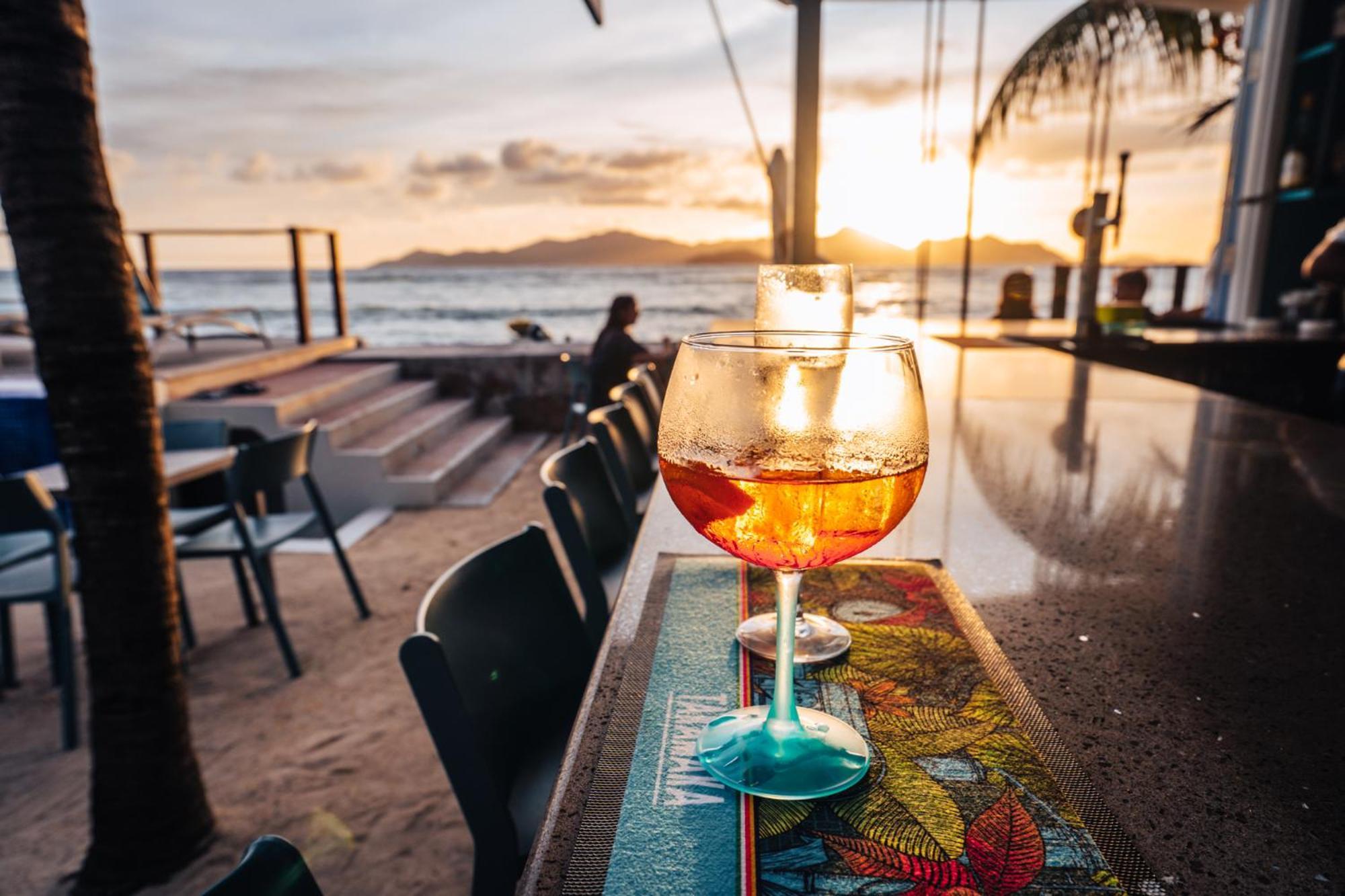 Le Nautique Waterfront Hotel La Digue Luaran gambar