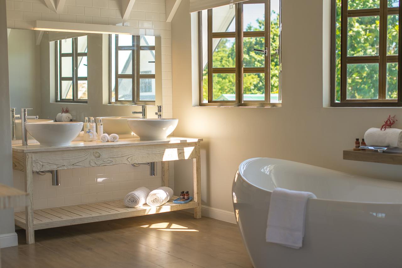 Le Nautique Waterfront Hotel La Digue Luaran gambar