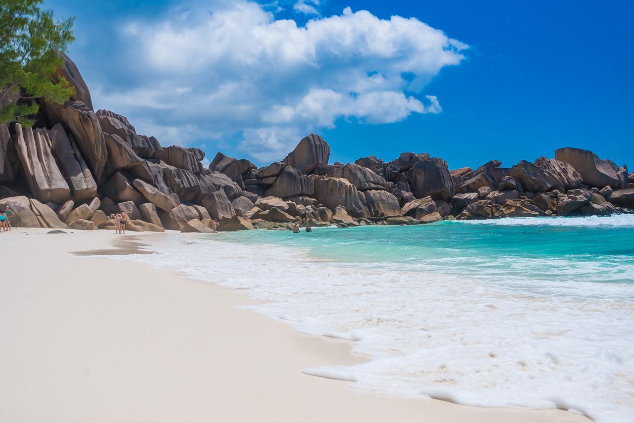 Le Nautique Waterfront Hotel La Digue Luaran gambar